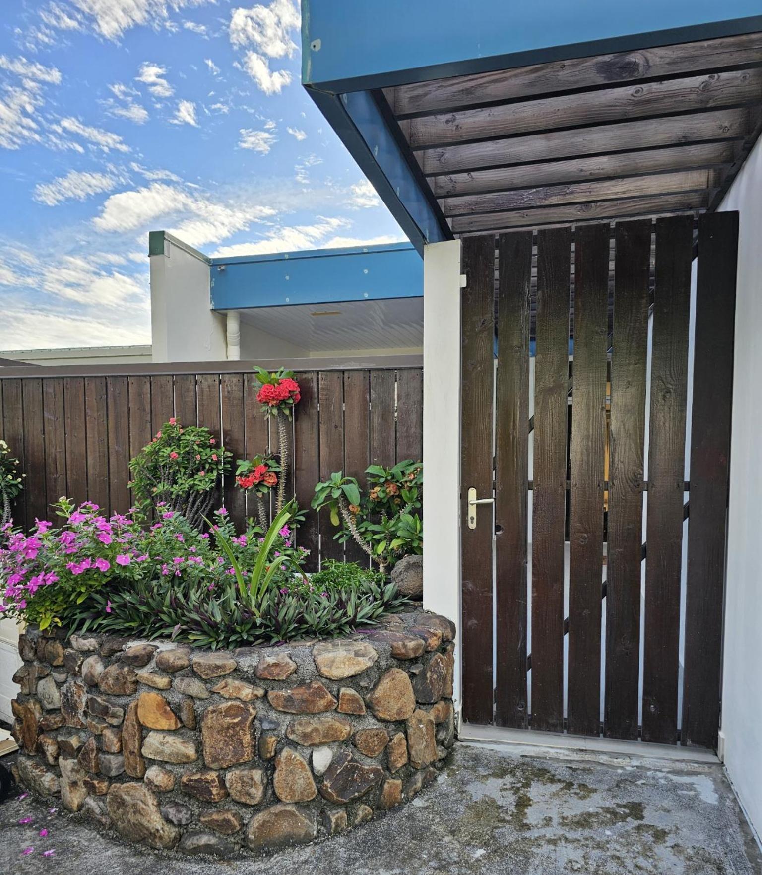 Cozy House In A Private Complex Villa Paea Dış mekan fotoğraf